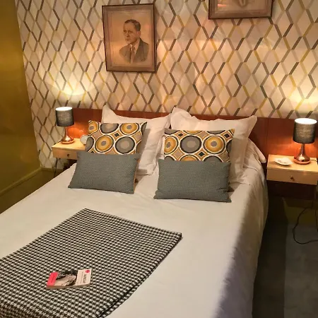 La Rieuse Pouet-pouet * 梅尔·莱斯·拜恩斯